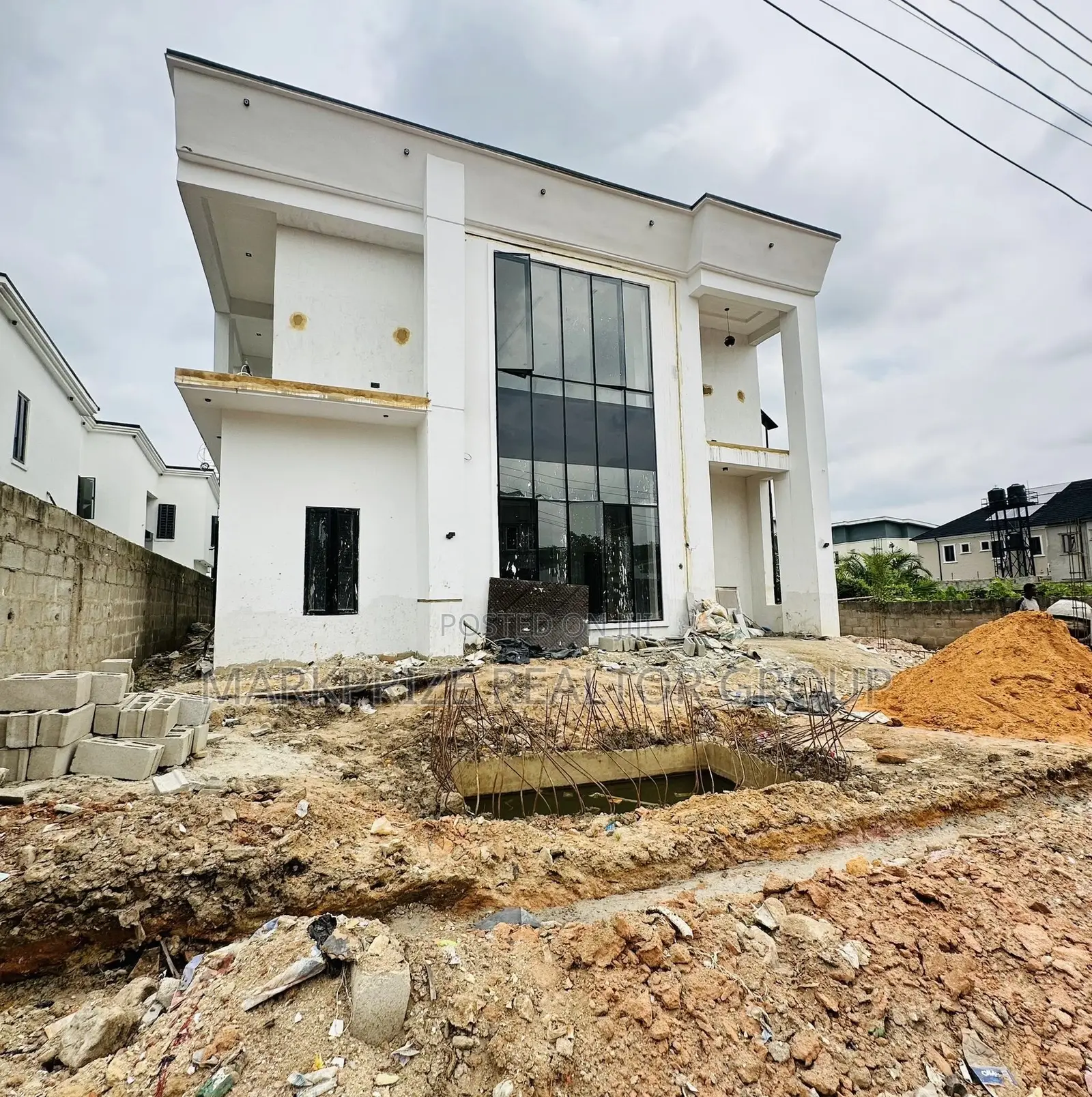 5bdrm Duplex in Opic Isheri North for sale in Isheri North