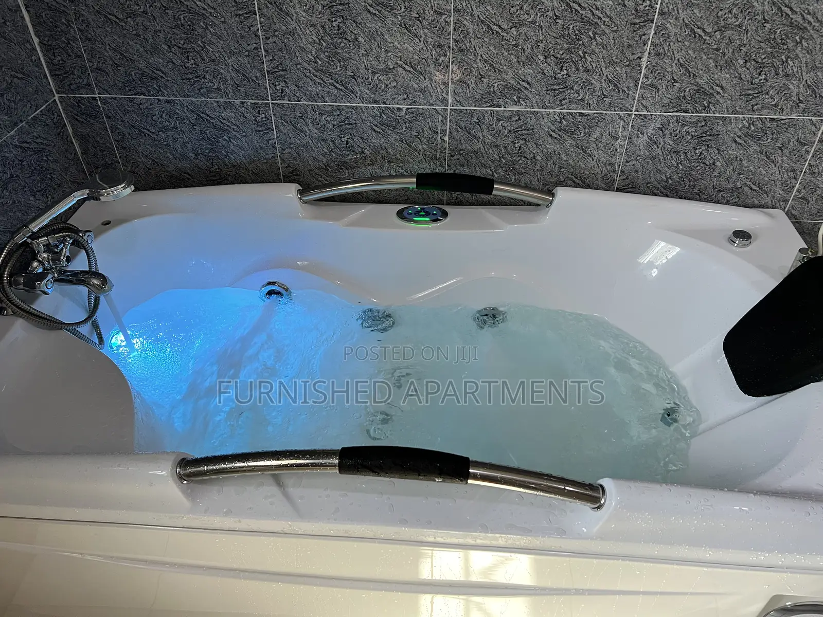 Jacuzzi Love Big Studio Room 24hrs Lit N Wifi in Utako