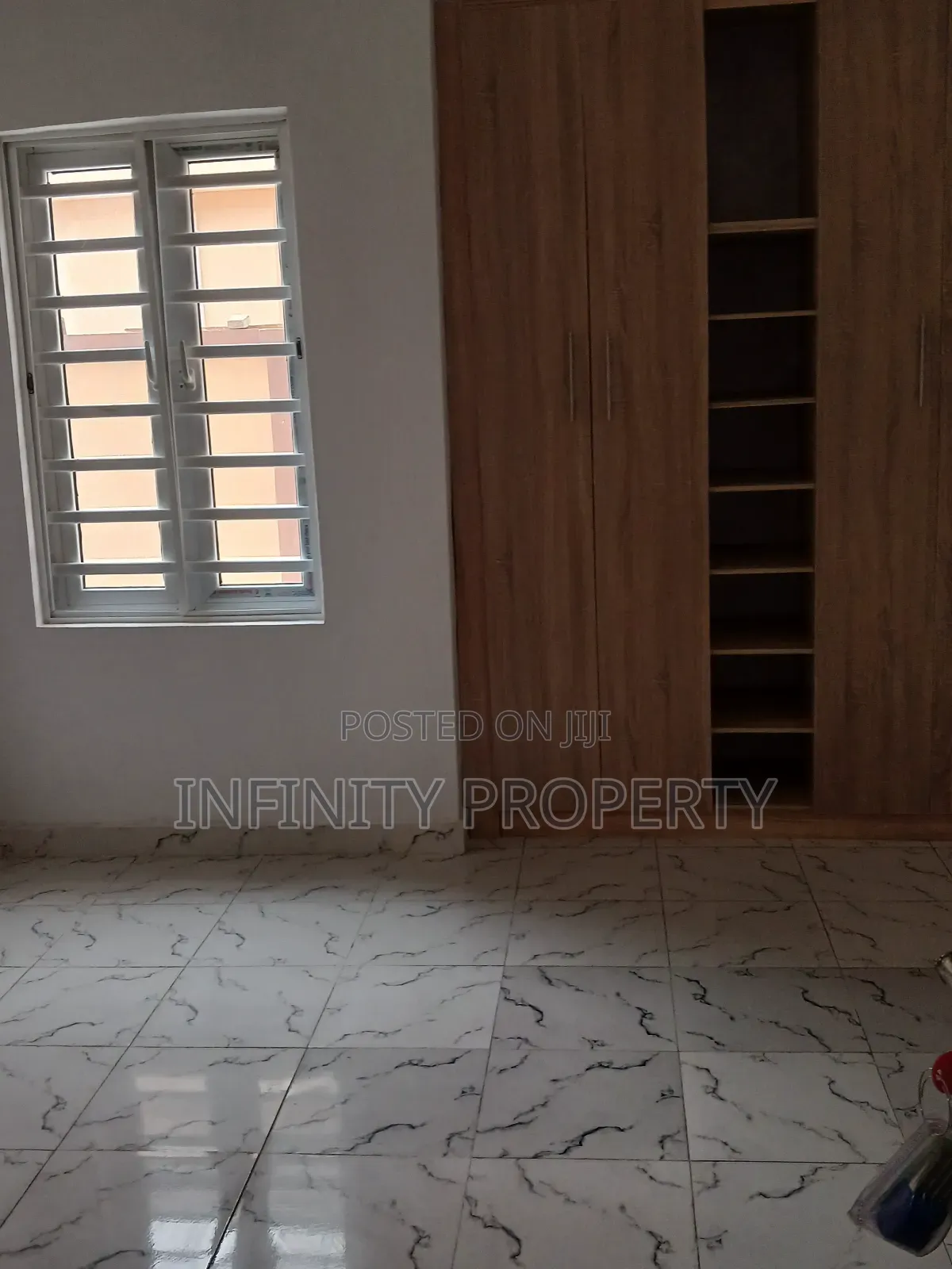 3bdrm Block of Flats in Limit Estate, Benin City for sale in Benin City