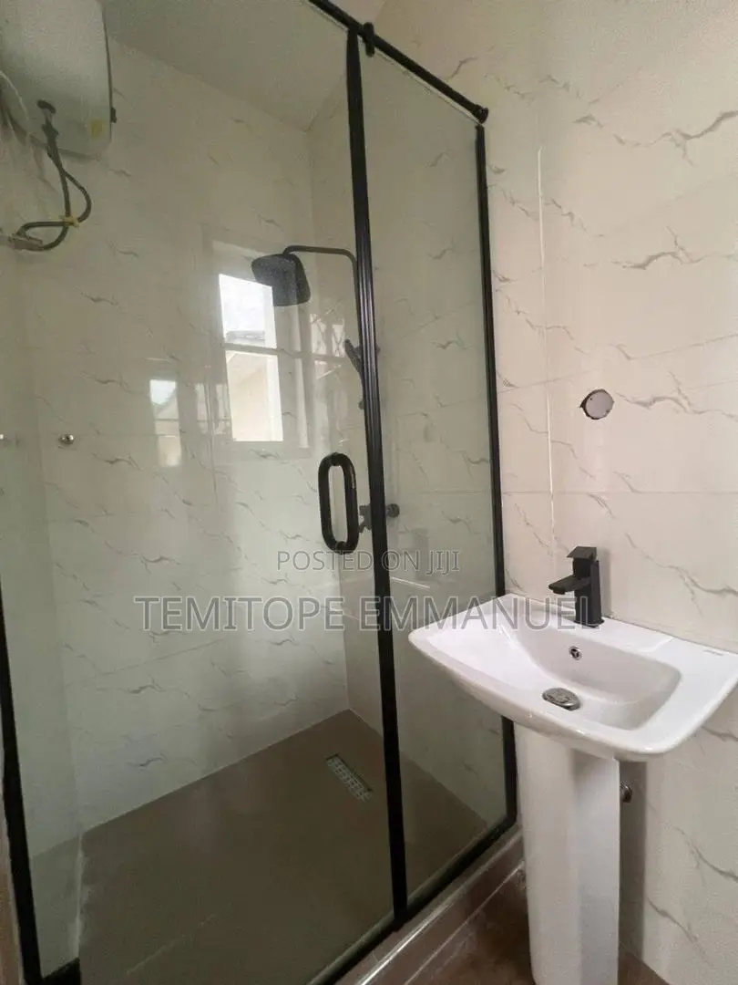 Furnished 5bdrm House in Admiralty Way, Lekki Phase 1 for rent in Lekki Phase 1