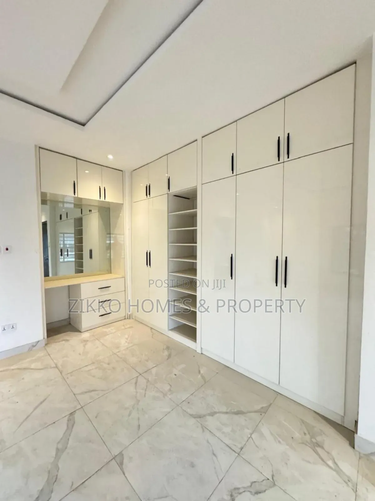 5bdrm Duplex in Lekki for sale in Lekki Phase 1