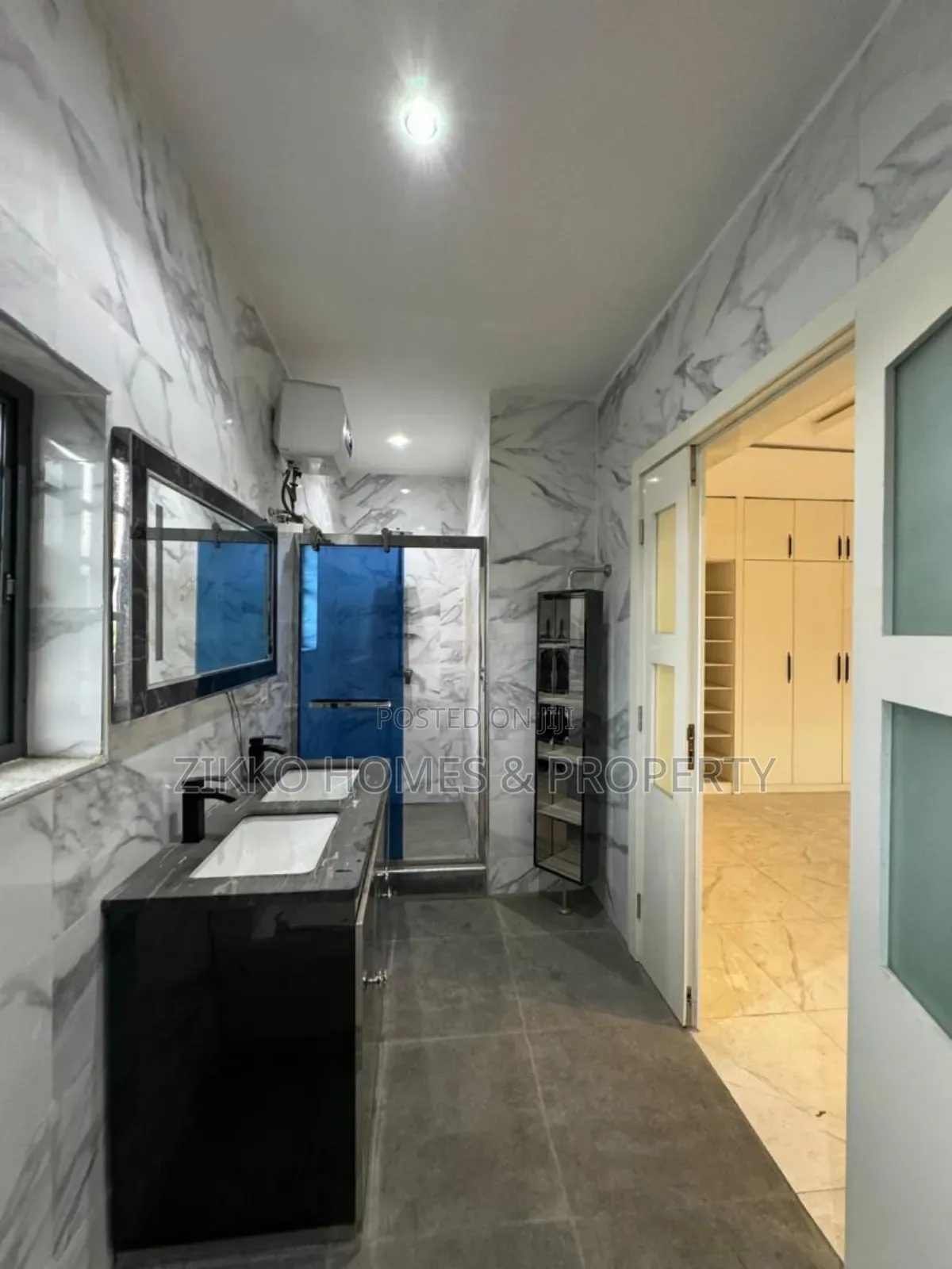 5bdrm Duplex in Lekki for sale in Lekki Phase 1