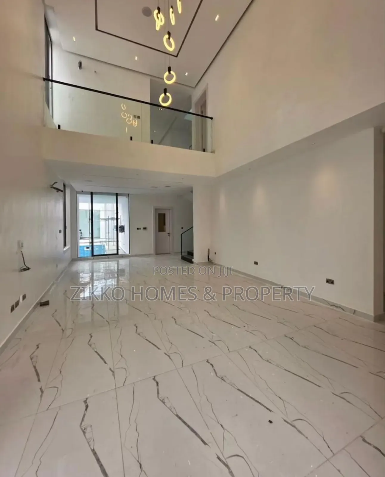 5bdrm Duplex in Lekki for sale in Lekki Phase 1
