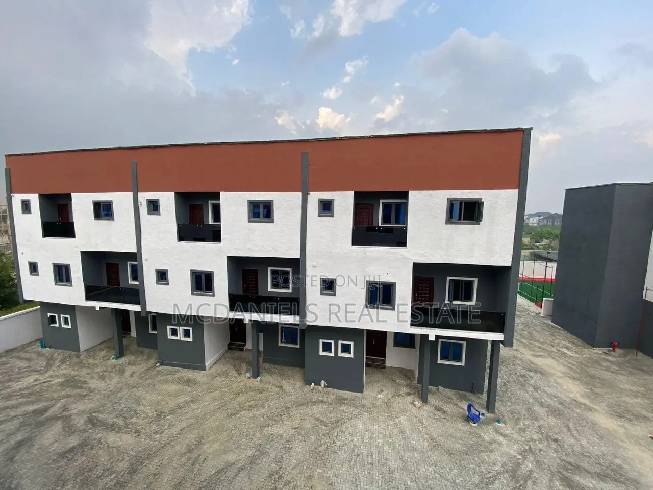 4bdrm Duplex in Sangotedo for sale in Sangotedo