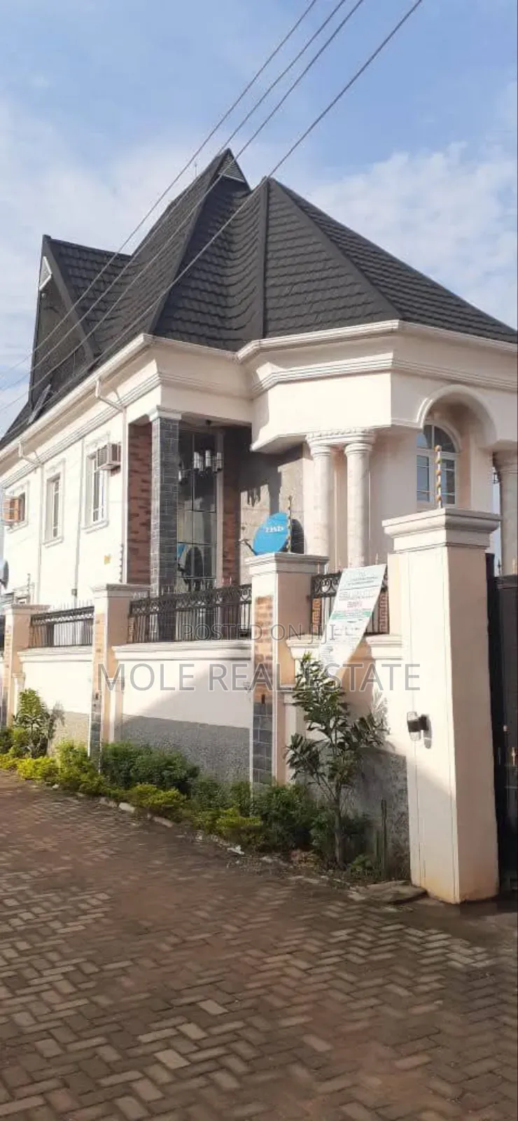 Furnished 4bdrm Duplex in Ejigbadero Estate for sale in Egbeda