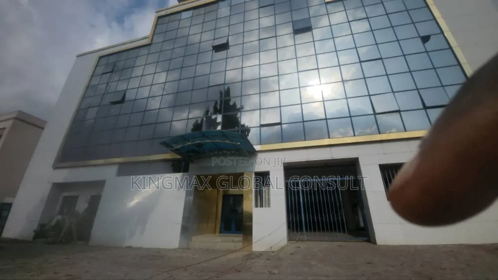 Office Complex Available About 3500sqm2, 4.5b in Area 11