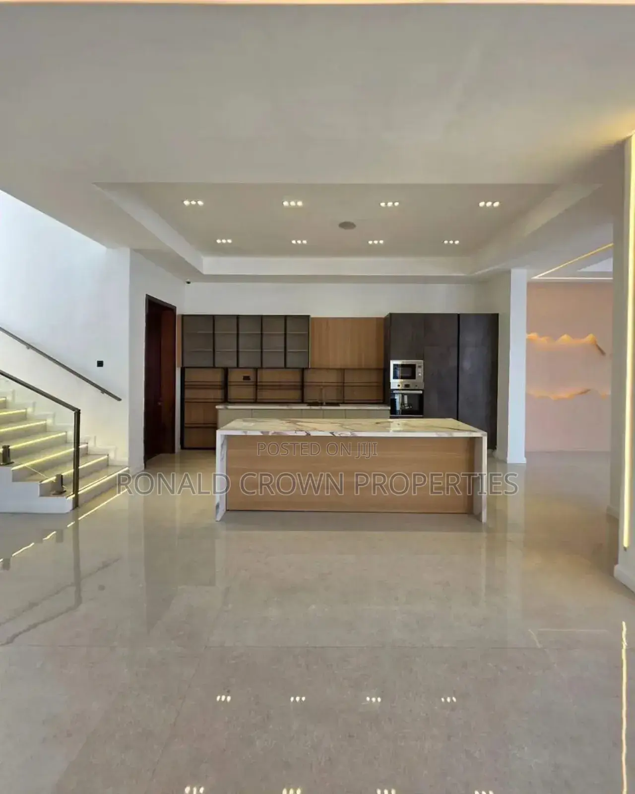 5bdrm Duplex in Osapa london for sale in Osapa london