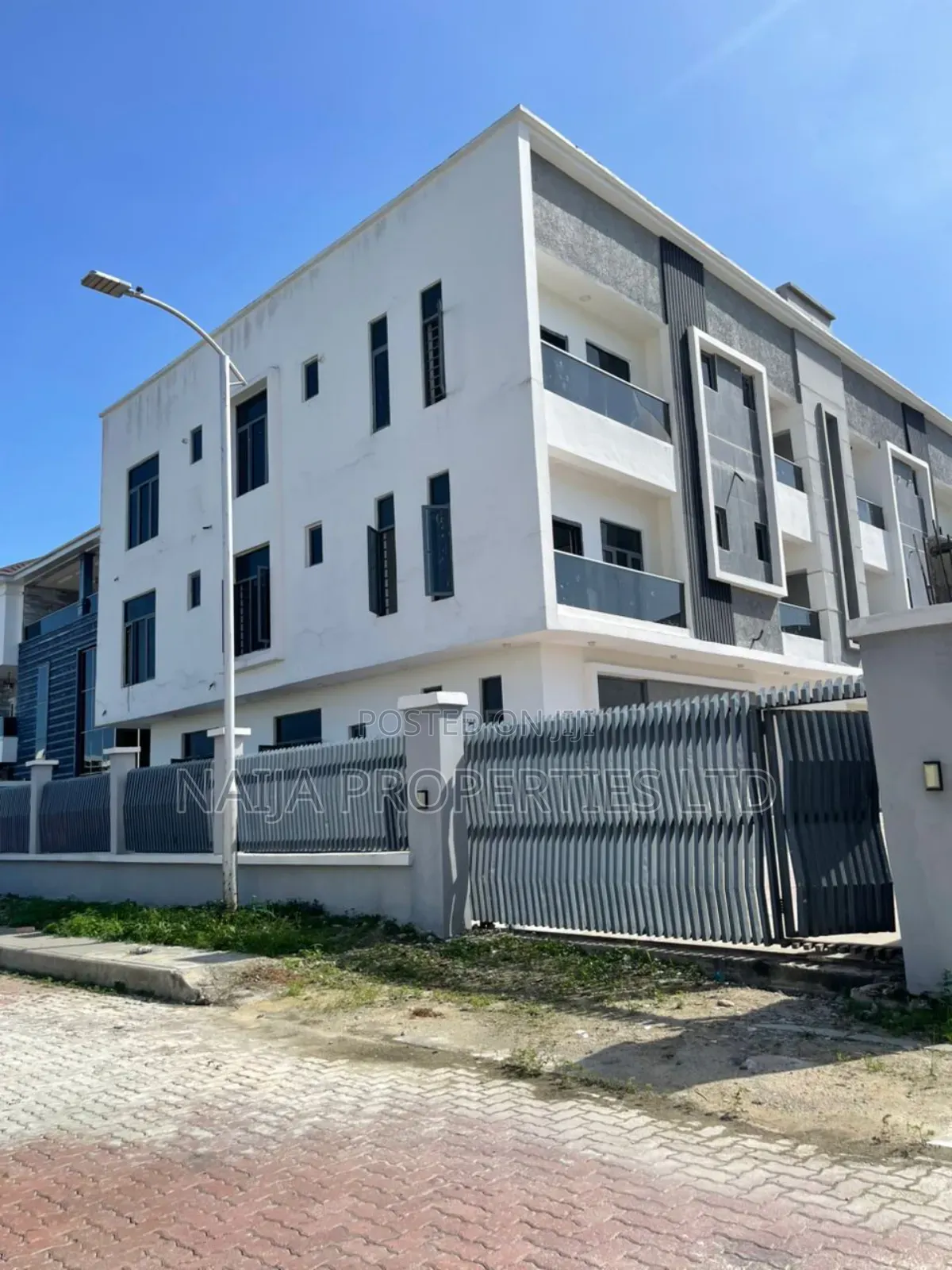 3bdrm Block of Flats in Lekki Phase 1 for sale in Lekki Phase 1