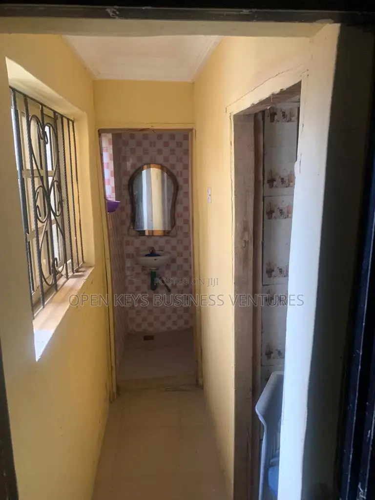 4bdrm Bungalow in Akoto, Akala Express for sale in Akala Express