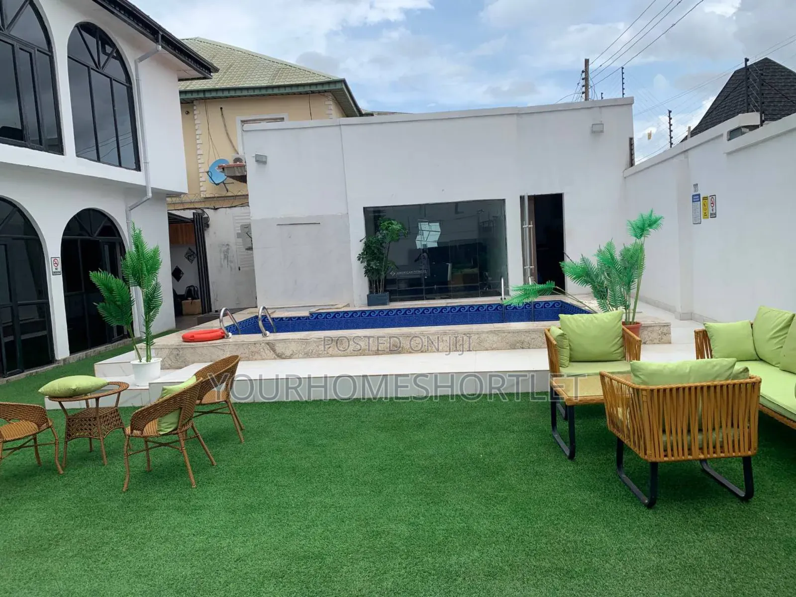 6 Bedrooms Self Compound Party House With Pool Dj in Idimu