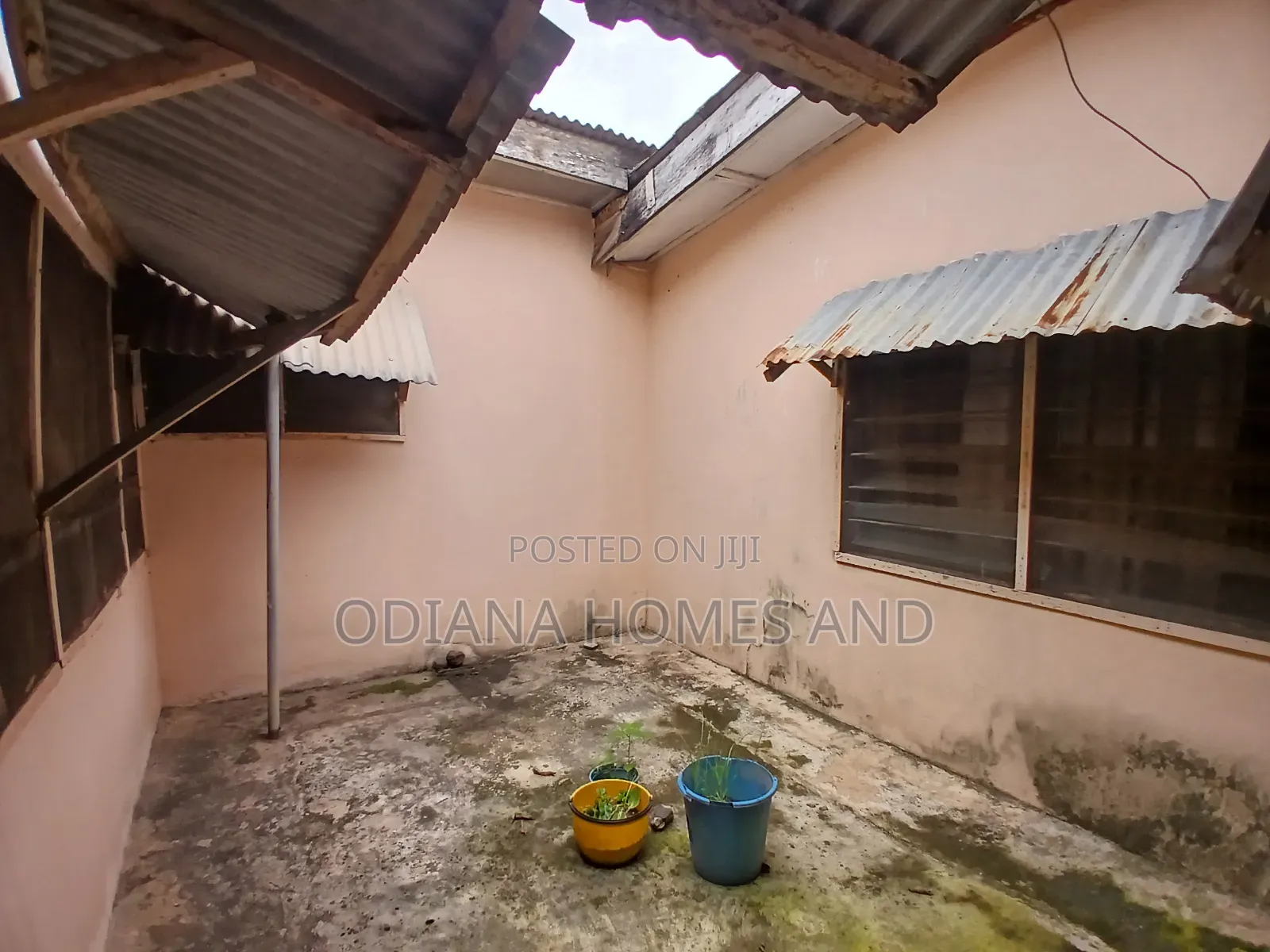 4bdrm Bungalow in Owode Housing Estate, Apata for sale in Apata