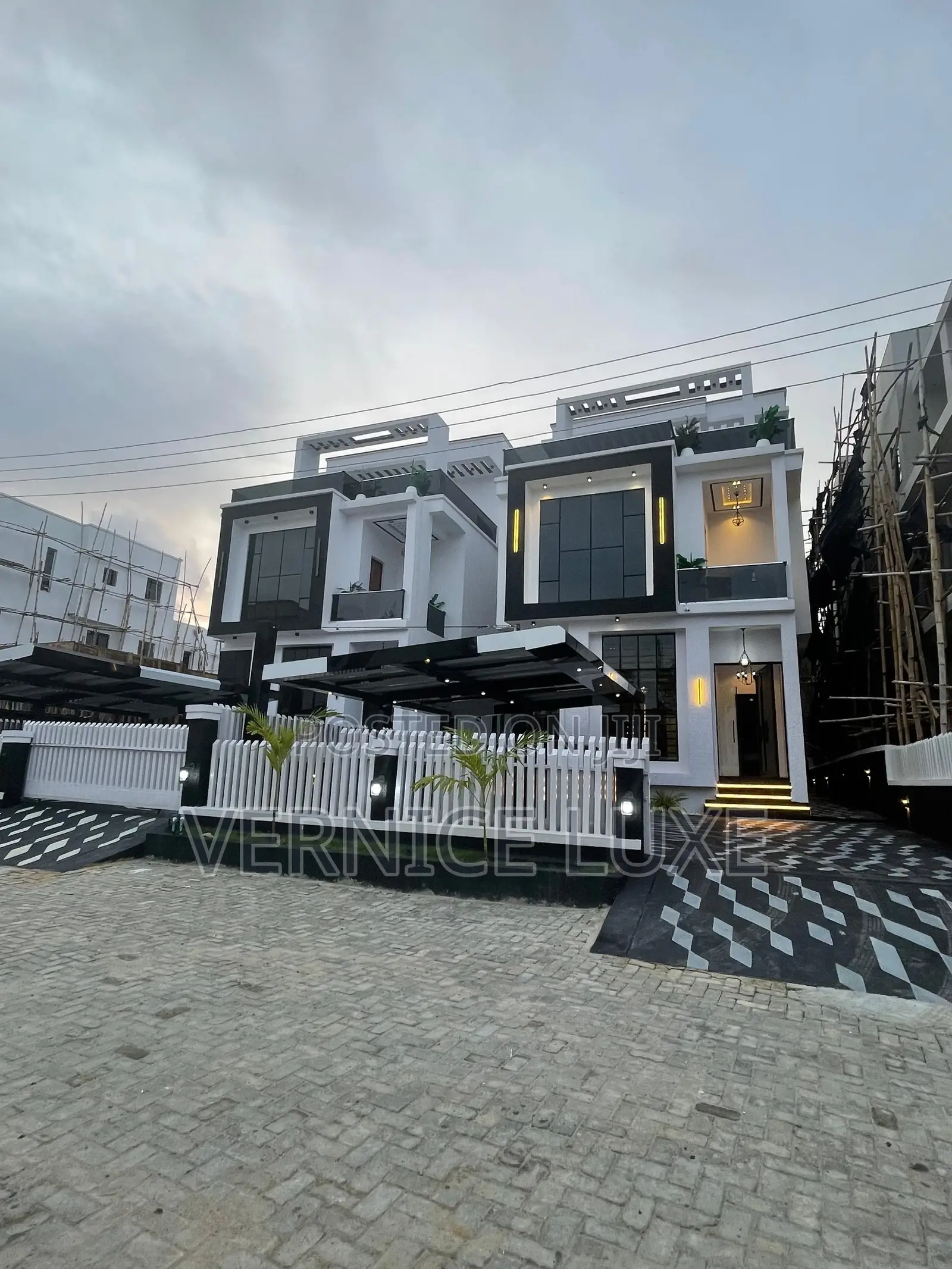5bdrm Duplex in Megamond, Ikota for sale in Ikota