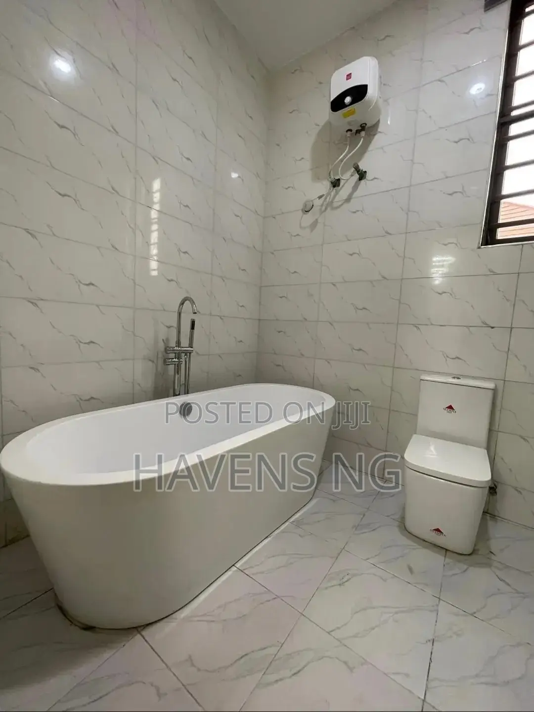 Furnished 5bdrm Duplex in Chevron for sale in Chevron