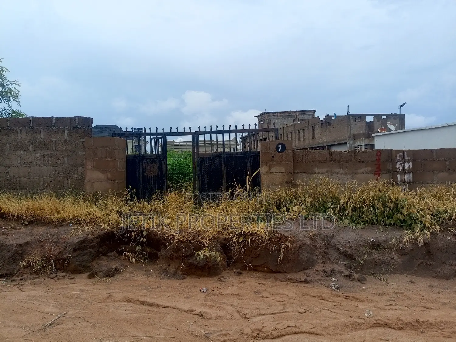 A Beautifully Fenced 100x200 Plot of Land for Sale in Makurdi