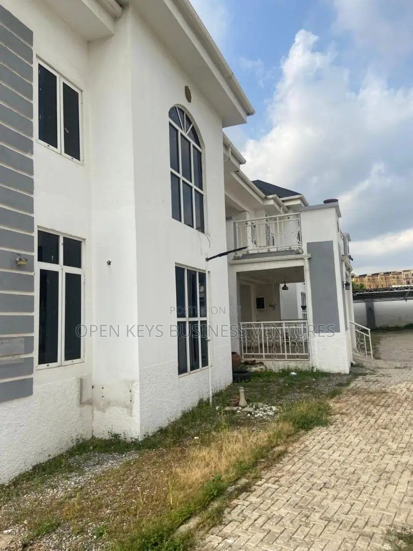 5bdrm Duplex in Guzape for sale in Guzape District