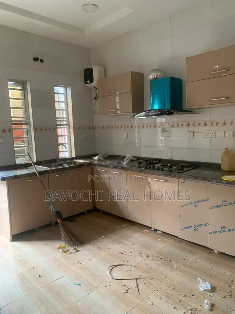 4bdrm Duplex in 2Nd Toll Gate, Lekki Phase 1 for rent in Lekki Phase 1