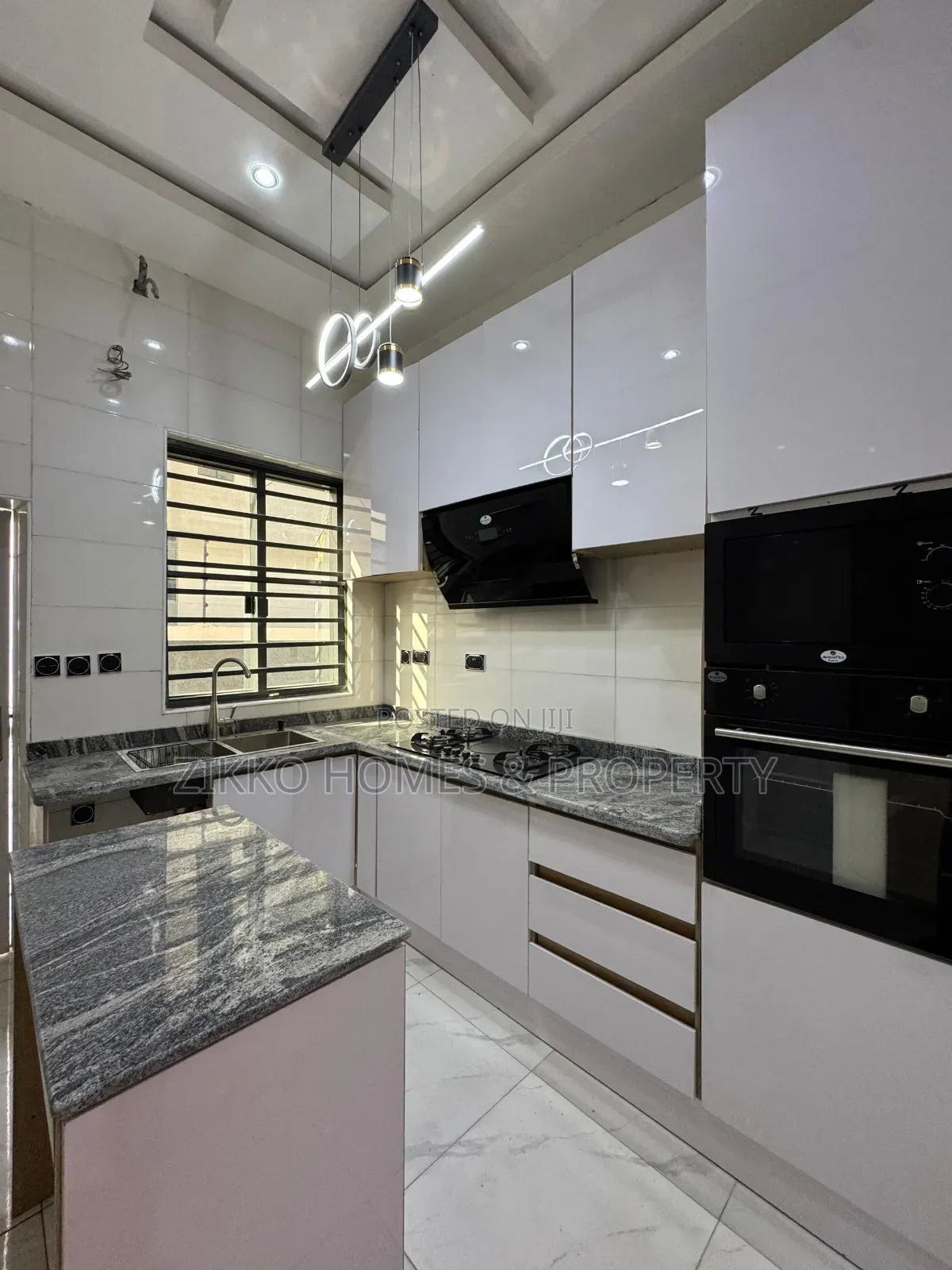 4bdrm Duplex in Ikota Gra, Lekki for sale in Lekki