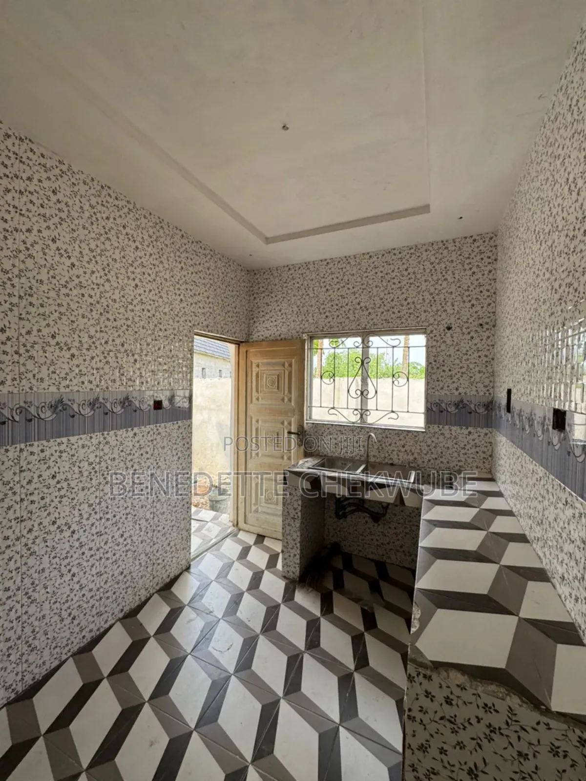 3bdrm Bungalow in Rumuoparali, Port-Harcourt for sale in Port-Harcourt