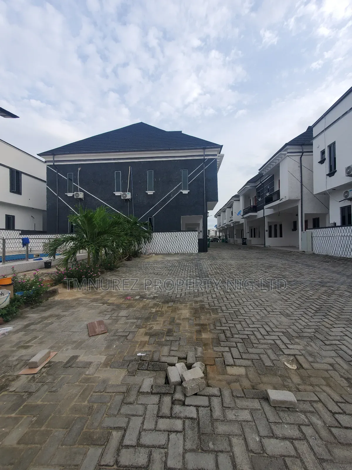 Mini Flat in Westend, Ikota for rent in Ikota