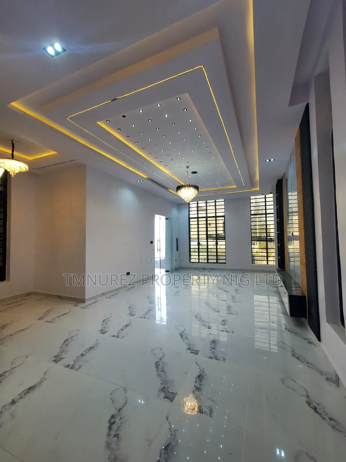 5bdrm Duplex in Lekki County, Ikota for sale in Ikota
