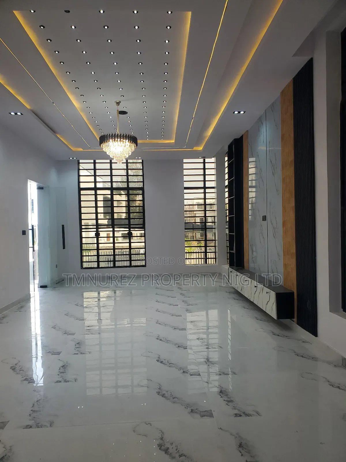 5bdrm Duplex in Lekki County, Ikota for sale in Ikota