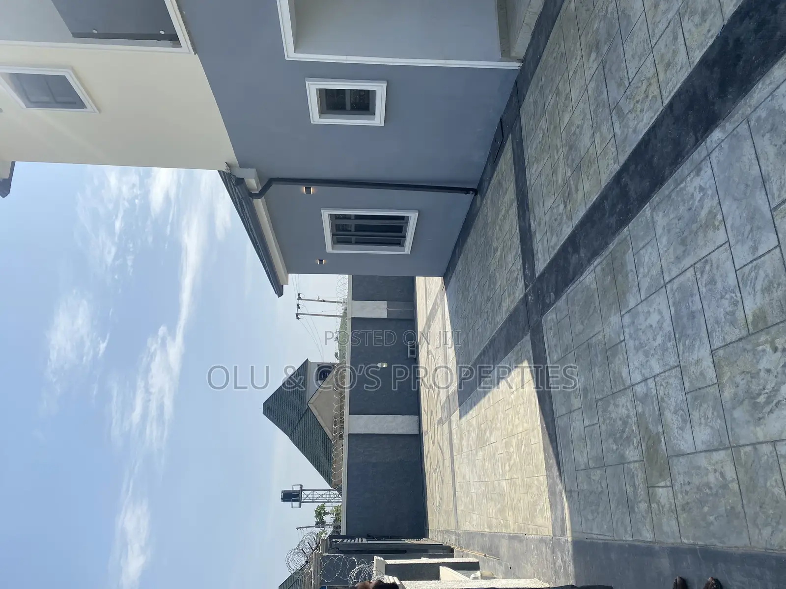 Furnished 3bdrm Duplex in Leisure Court Estate, Lugbe District for rent in Lugbe District