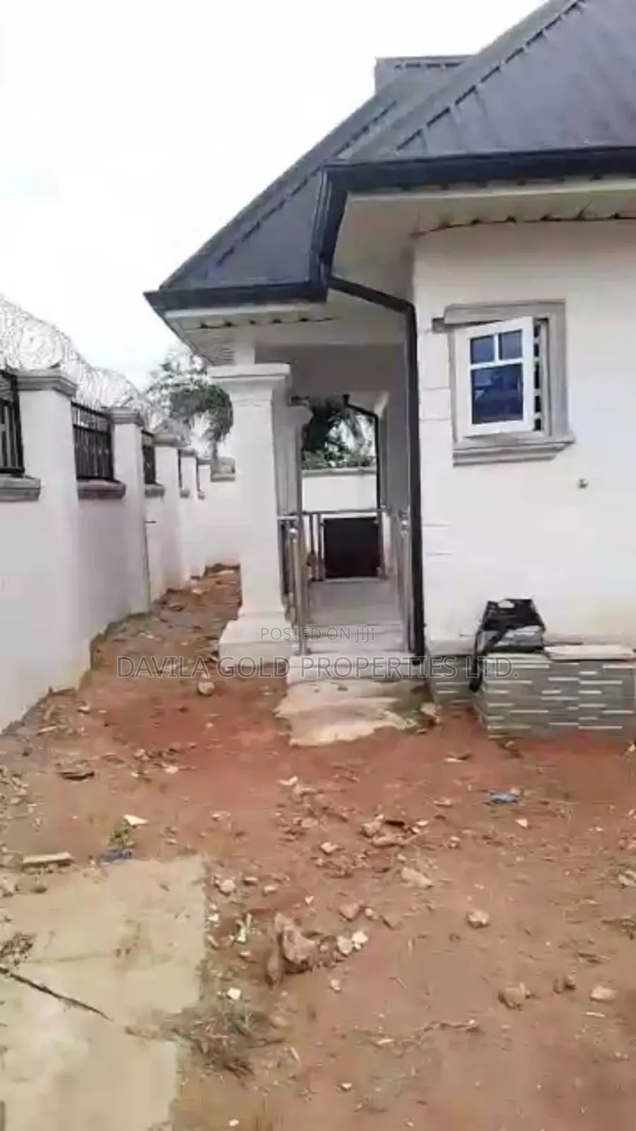 7bdrm Block of Flats in Benin City for sale in Benin City