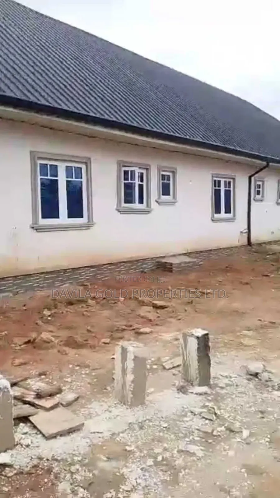 7bdrm Block of Flats in Benin City for sale in Benin City