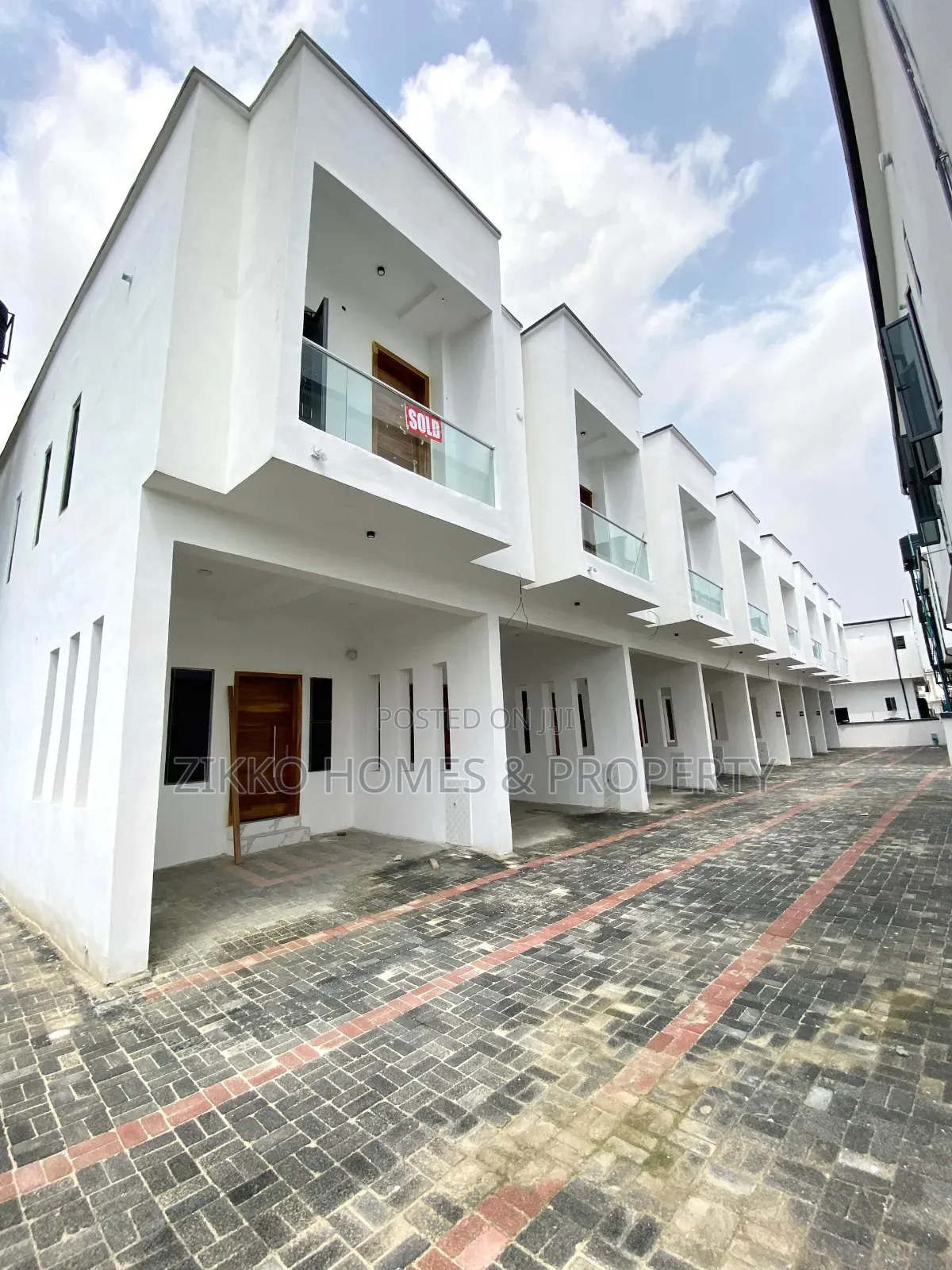 2bdrm Townhouse/Terrace in Ajah for Sale in Ajah