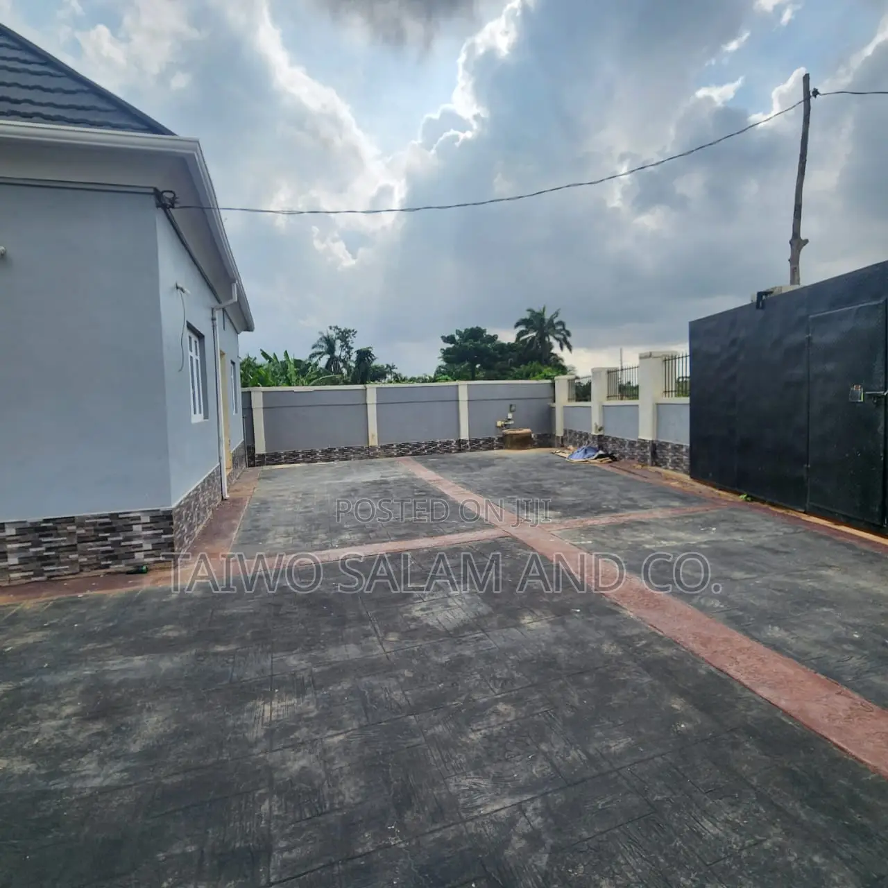 Furnished 2bdrm Block of Flats in Moniya for sale in Moniya