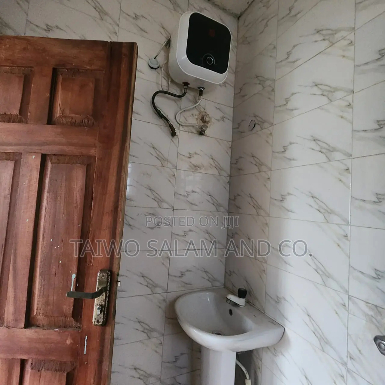 Furnished 2bdrm Block of Flats in Moniya for sale in Moniya