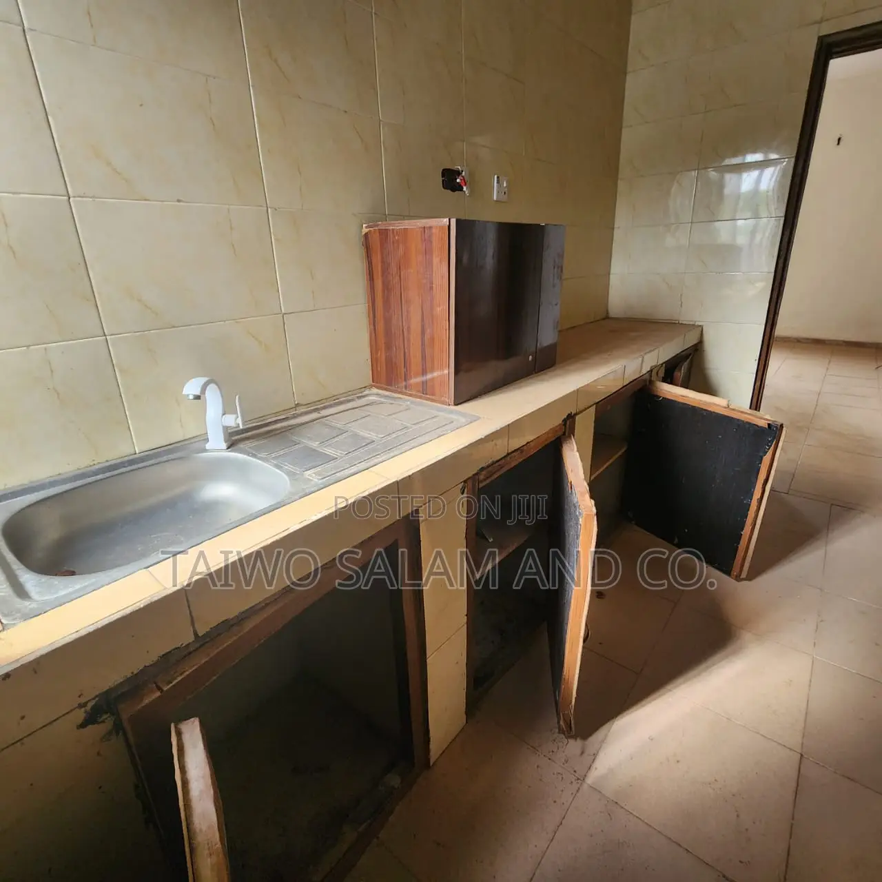 Furnished 2bdrm Block of Flats in Moniya for sale in Moniya