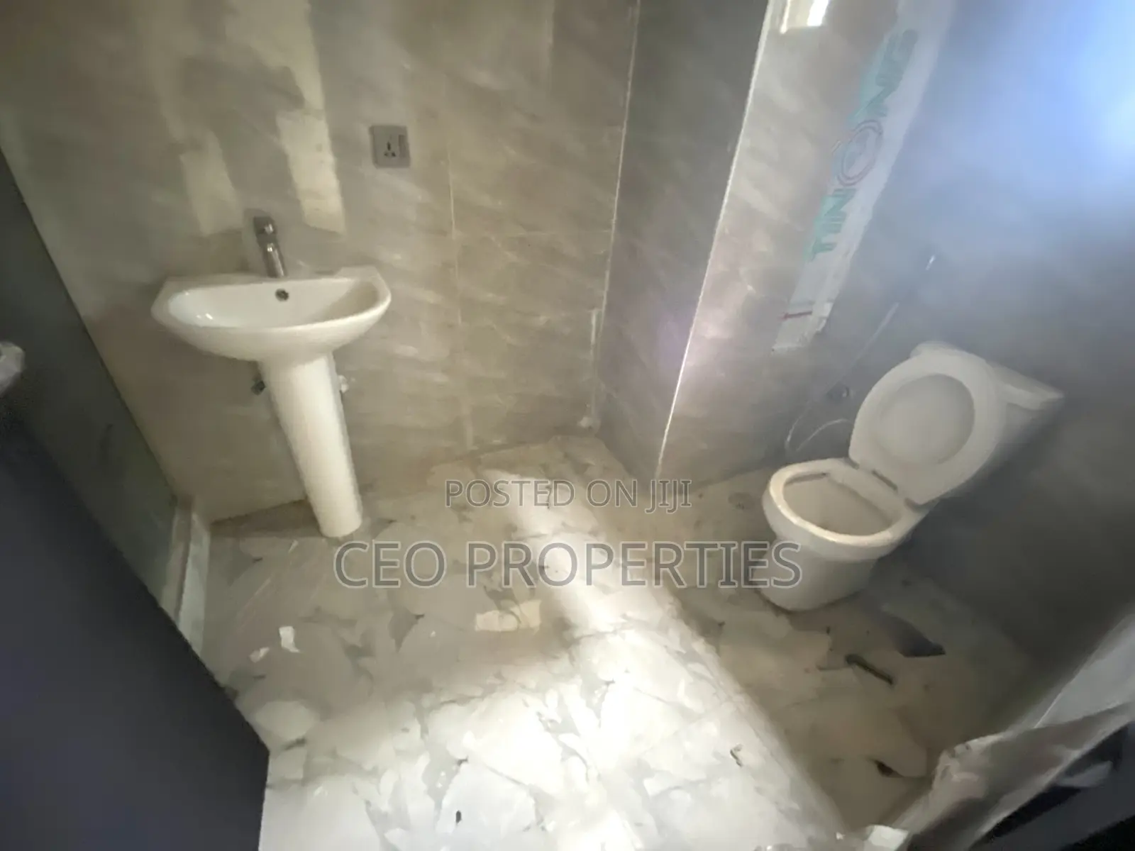 3bdrm Block of Flats in Off Adeola Adeku, Victoria Island for rent in Victoria Island