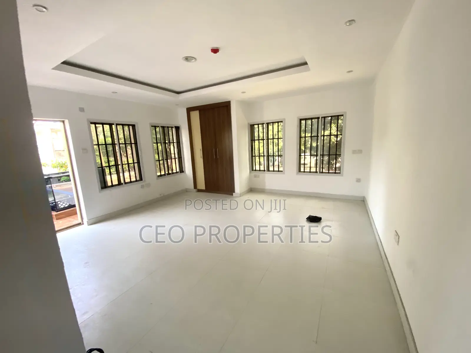 3bdrm Block of Flats in Off Adeola Adeku, Victoria Island for rent in Victoria Island