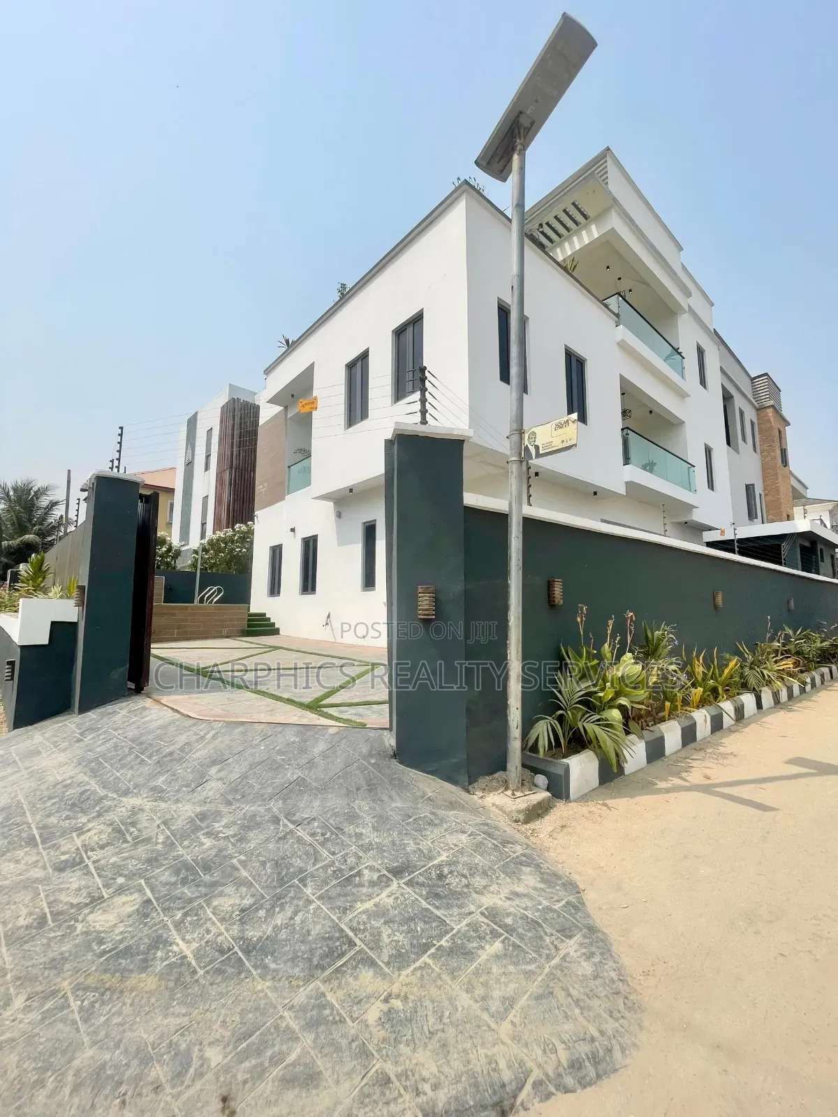 5bdrm Duplex in Ikate for sale in Ikate