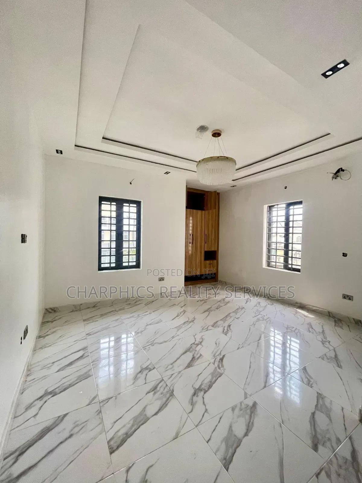 5bdrm Duplex in Ikate for sale in Ikate