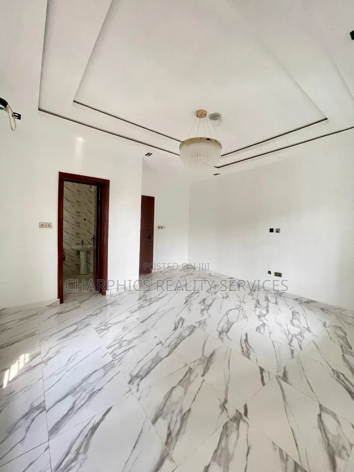5bdrm Duplex in Ikate for sale in Ikate