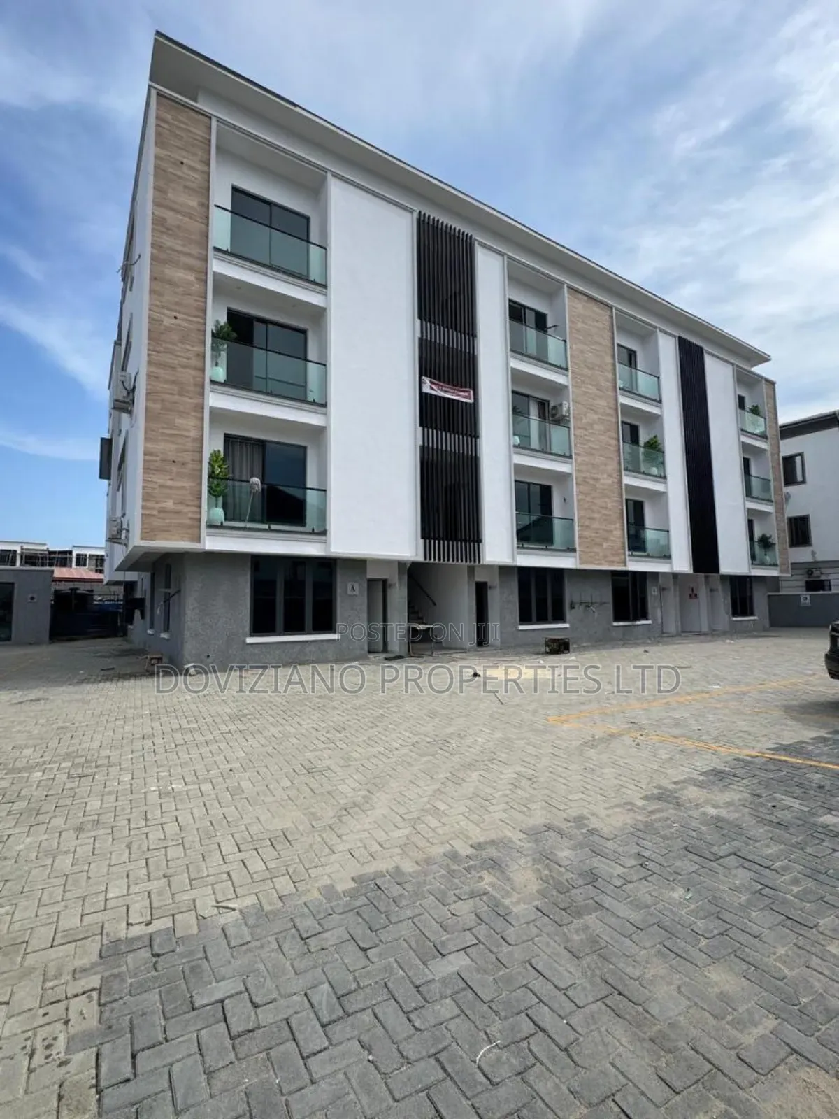 2bdrm Apartment in Chevron for sale in Chevron