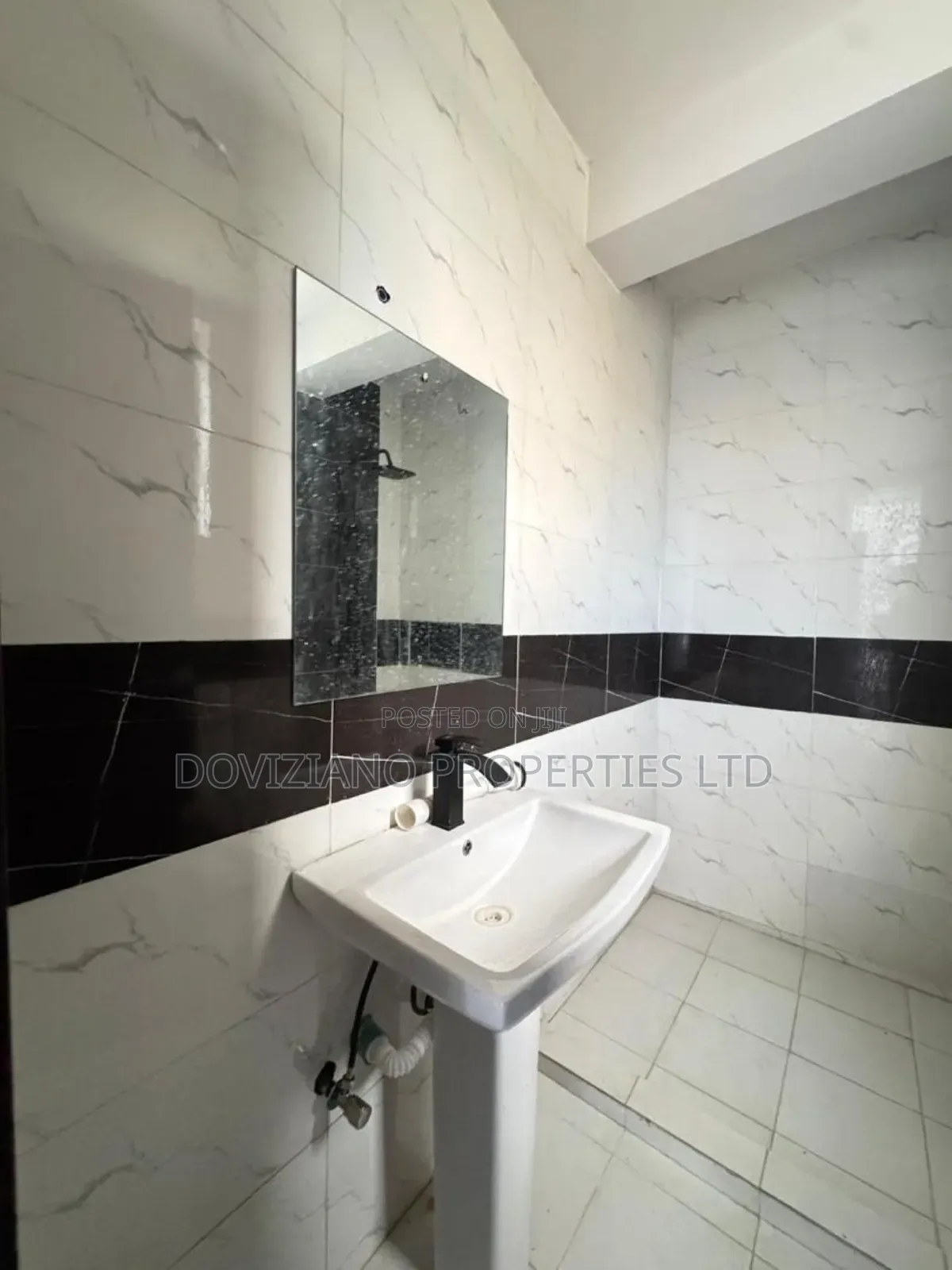 2bdrm Apartment in Chevron for sale in Chevron