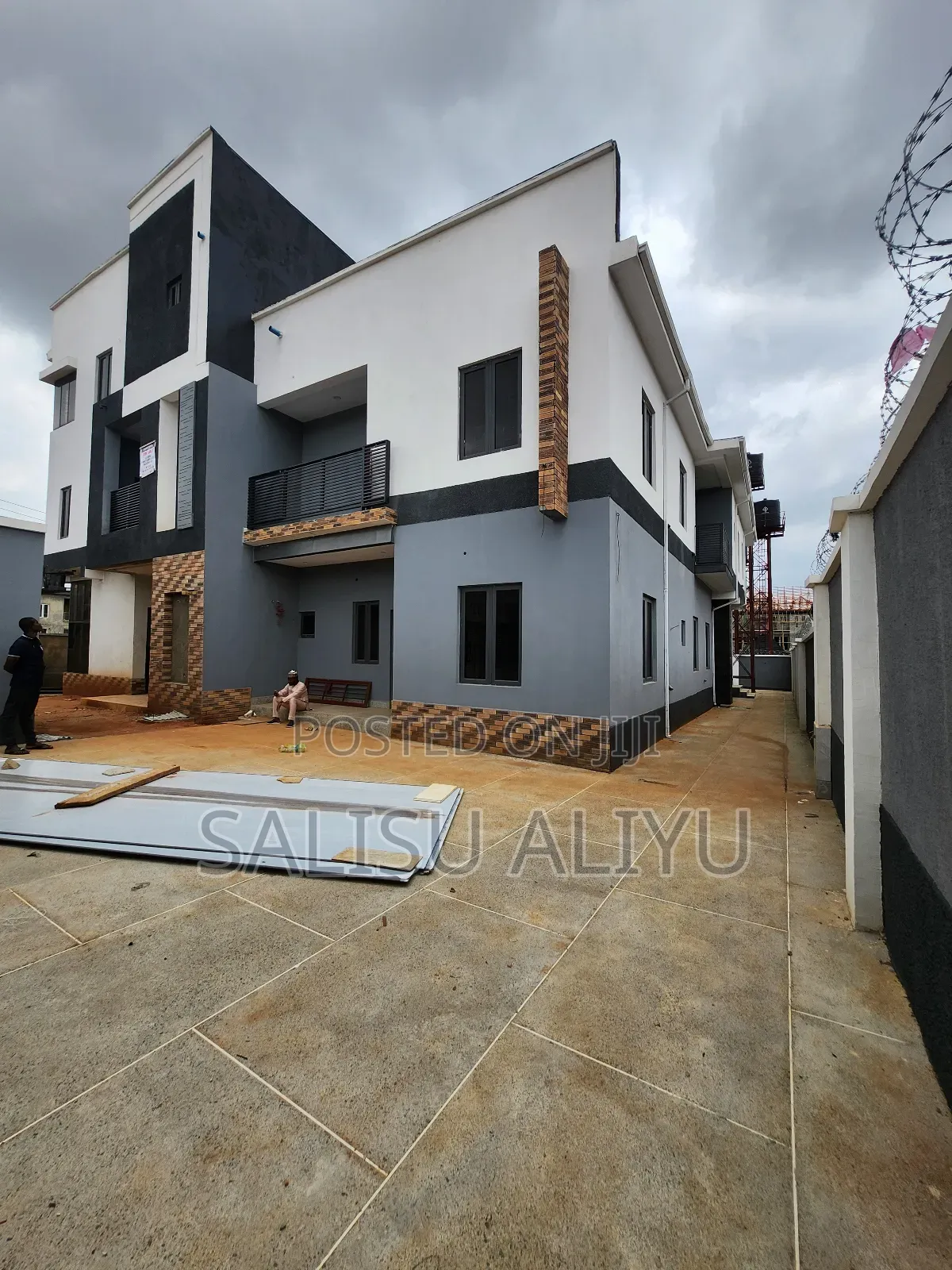 5bdrm Duplex in Jahi for sale in Jahi