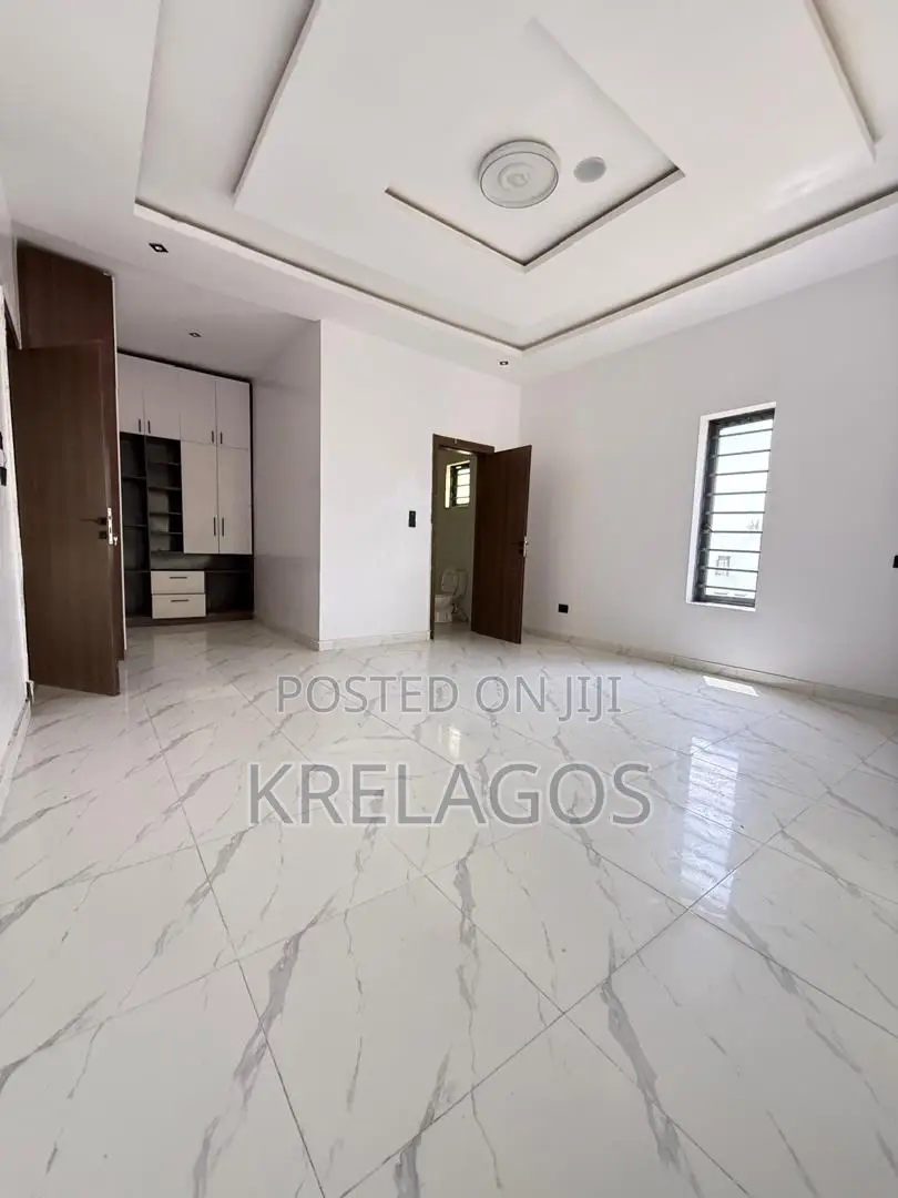 5bdrm Duplex in Orchid, Chevron for sale in Chevron