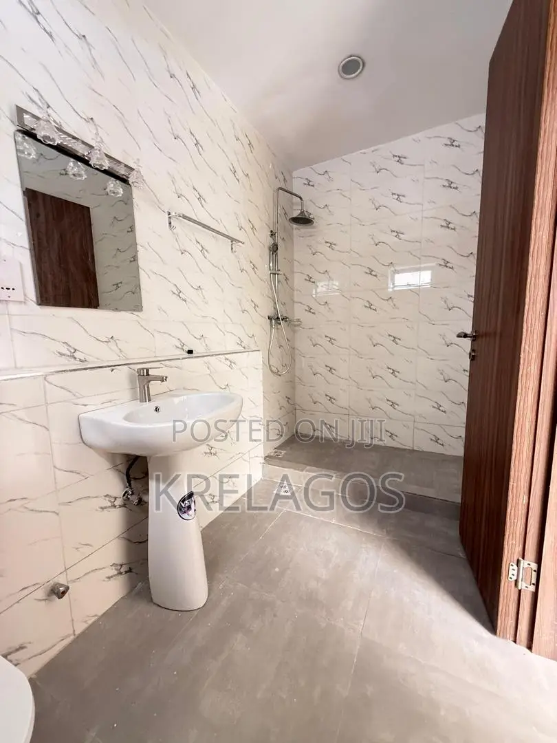 3bdrm Duplex in Orchid, Chevron for sale in Chevron
