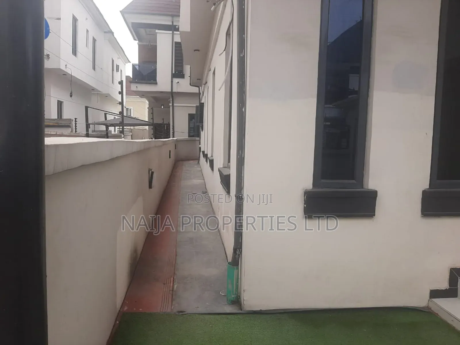 4bdrm Duplex in Chevron, Lekki for sale in Lekki