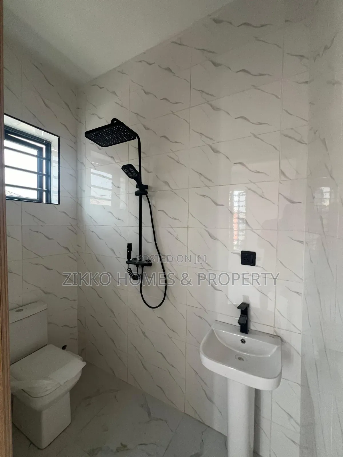 4bdrm Duplex in Ajah, Lekki for sale in Lekki
