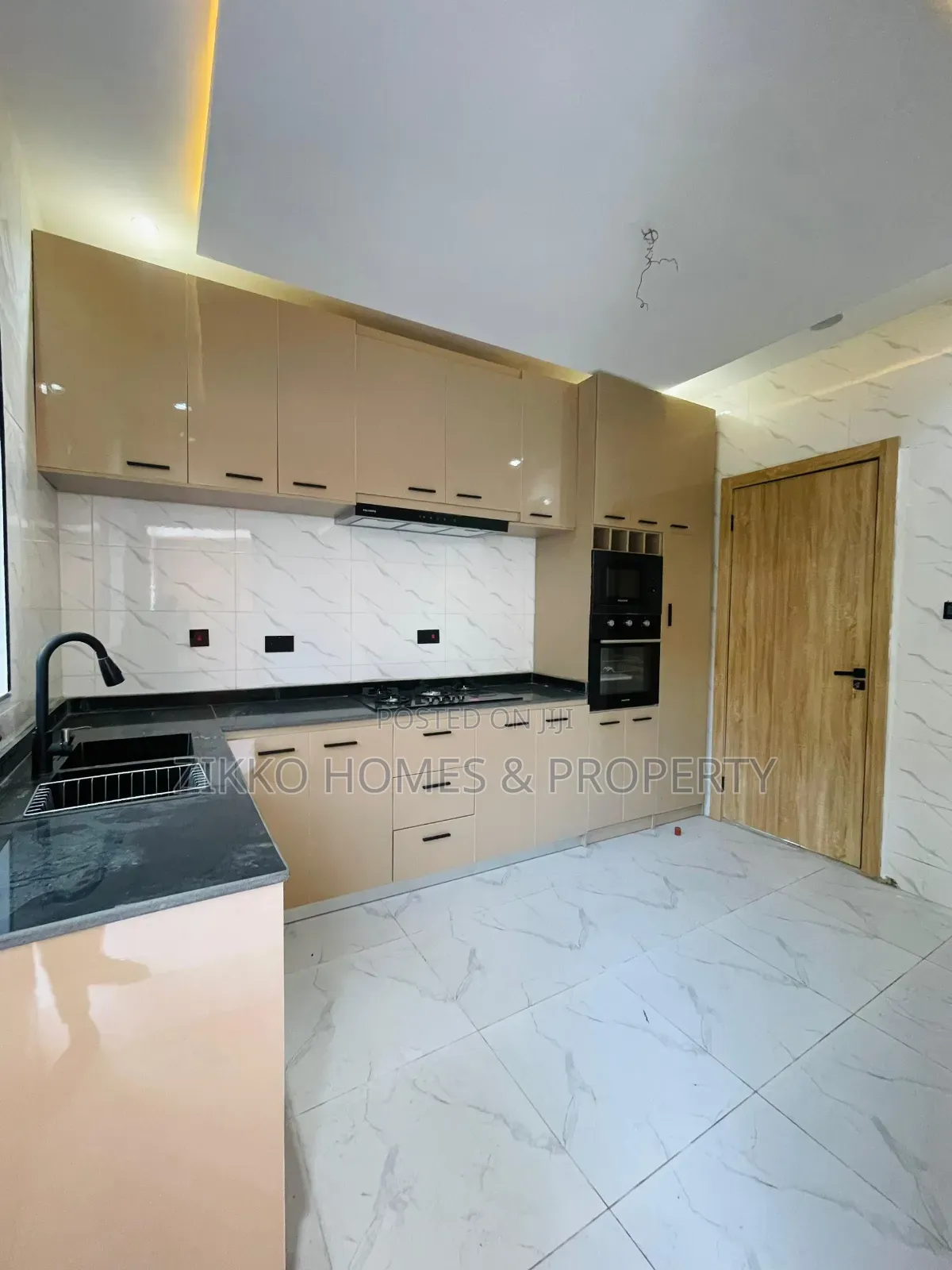 4bdrm Duplex in Ajah, Lekki for sale in Lekki