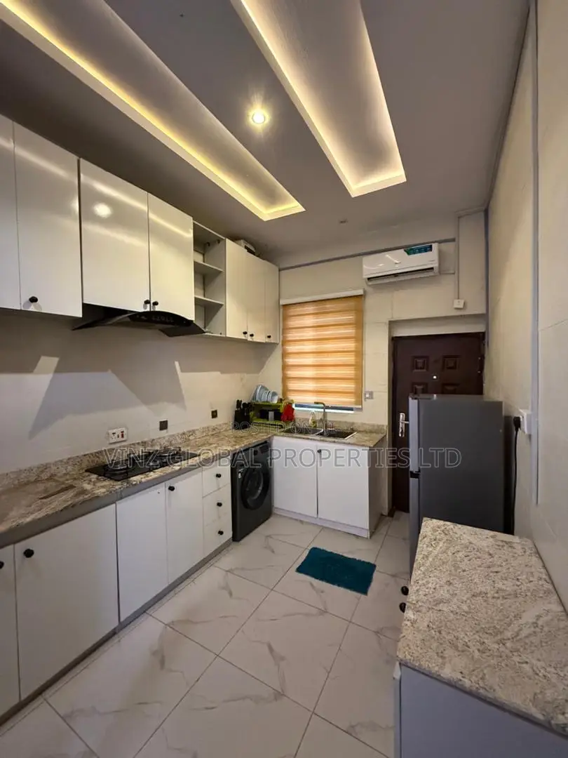 Excellent 3 Bedroom Duplex With Ps5 Massage Chair in Lekki