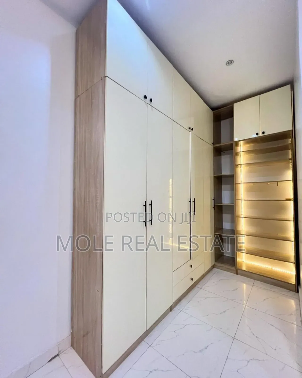 Furnished 3bdrm Block of Flats in Old Ikoyi for sale in Old Ikoyi