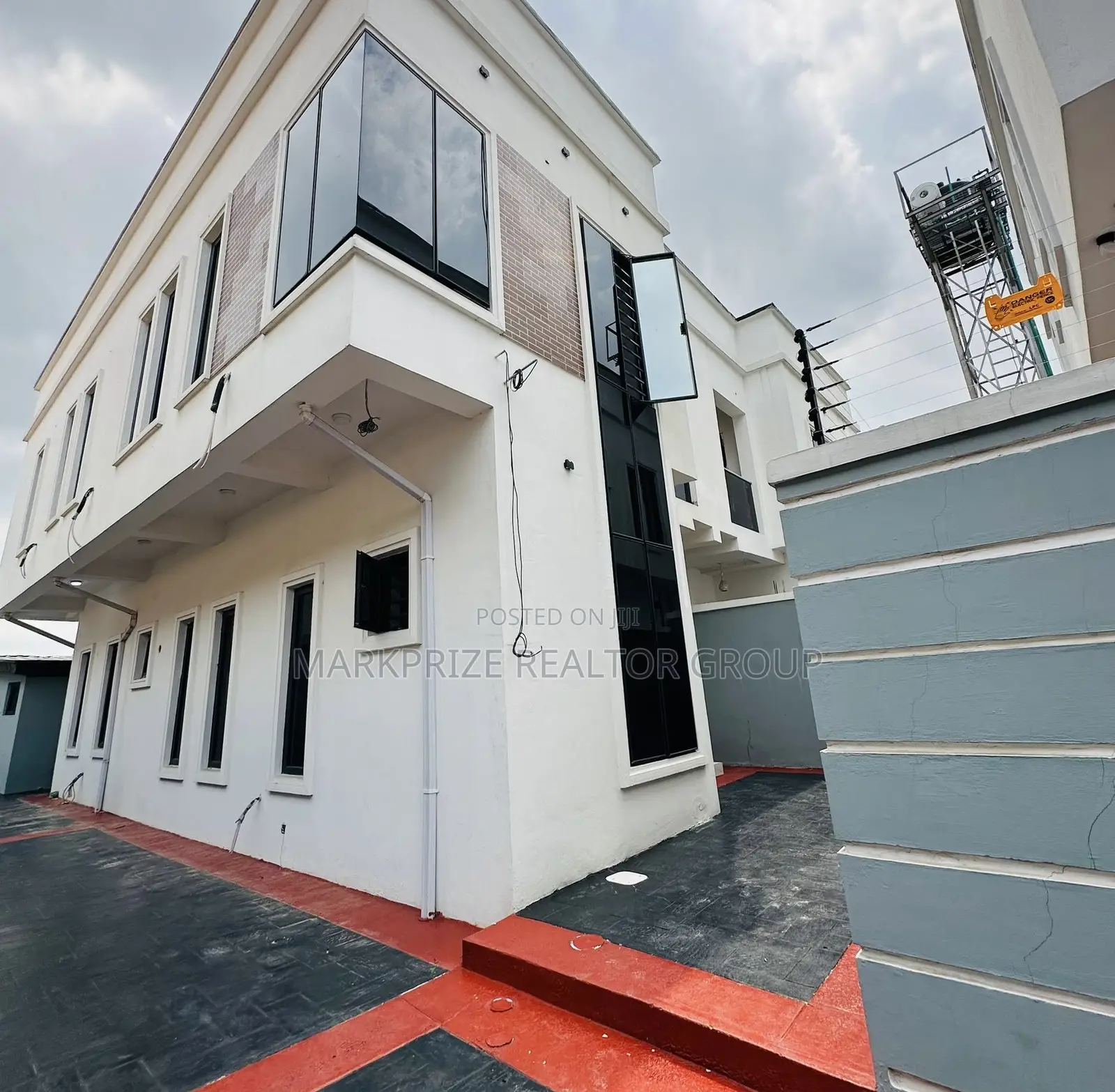 4bdrm Duplex in Gbagada Lagos for sale in Gbagada