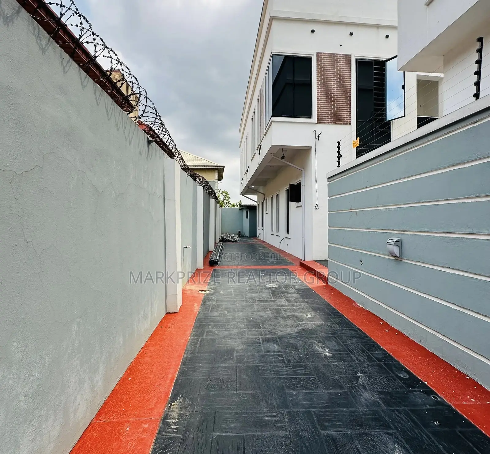 4bdrm Duplex in Gbagada Lagos for sale in Gbagada