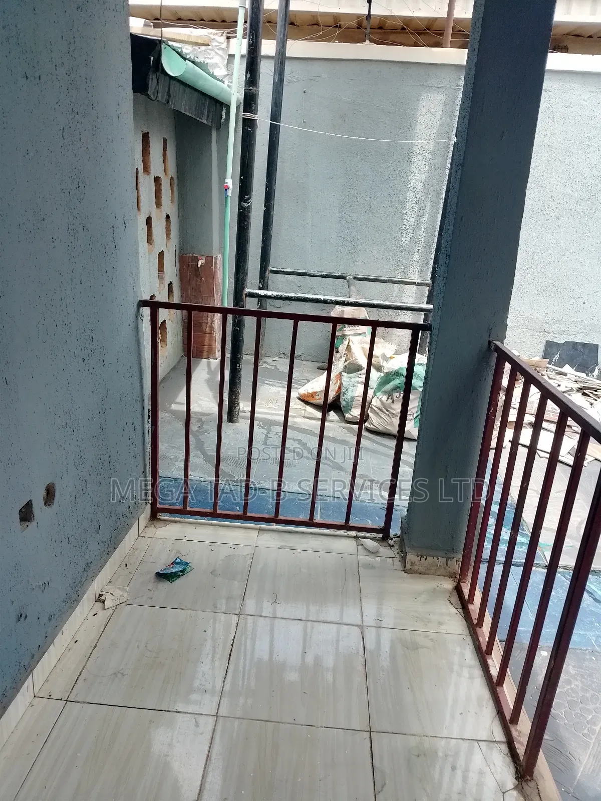 Mini Flat in Back Of Mfm Makogi, Berger for rent in Berger